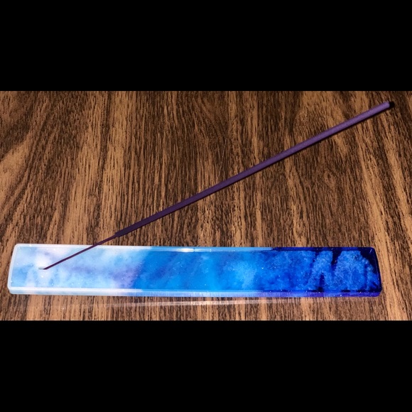 BeachTiff Blue & White Resin Incense Burner - Picture 1 of 3